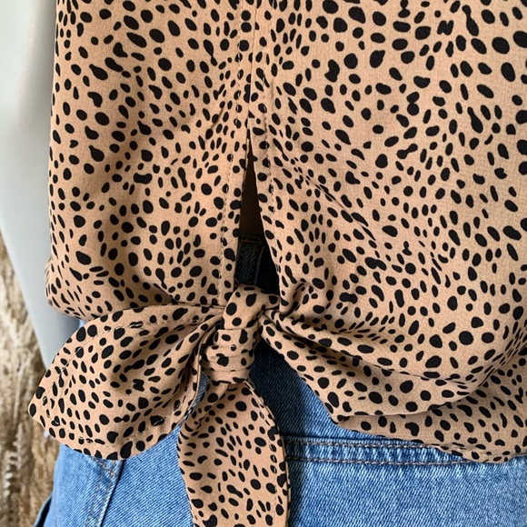 BRAND NEW! Animal dot lightweight button crop top - Picture 8 of 8